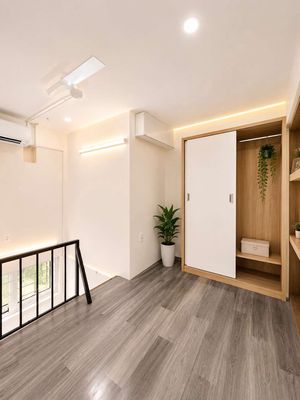 Rent a room with two meters of hazel.