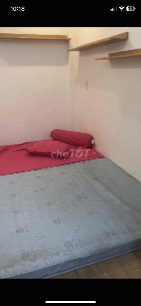 Rent a 3rd county motel for 4 million-dollar refrigerators, washing machines, private kitchens.