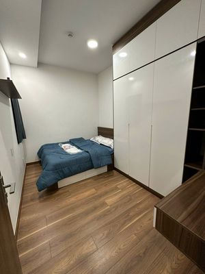 2 bedroom 2 bathrooms in District 7 riverside need rent, 10-12 million for furniture.