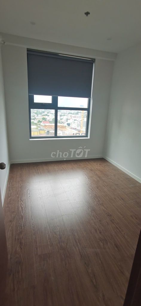Two bedrooms -- two toilets -- five, seven million a month.
