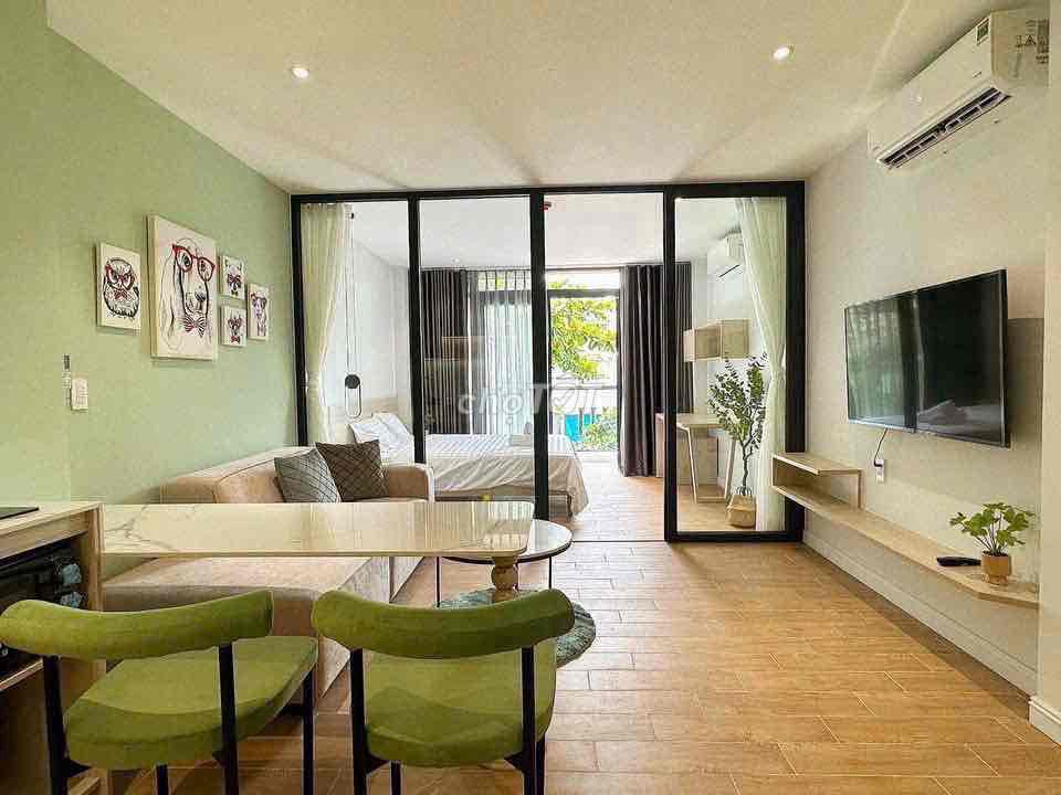 apartment 40 M2 balcony full interior is located in Nguyễn Kiệm.