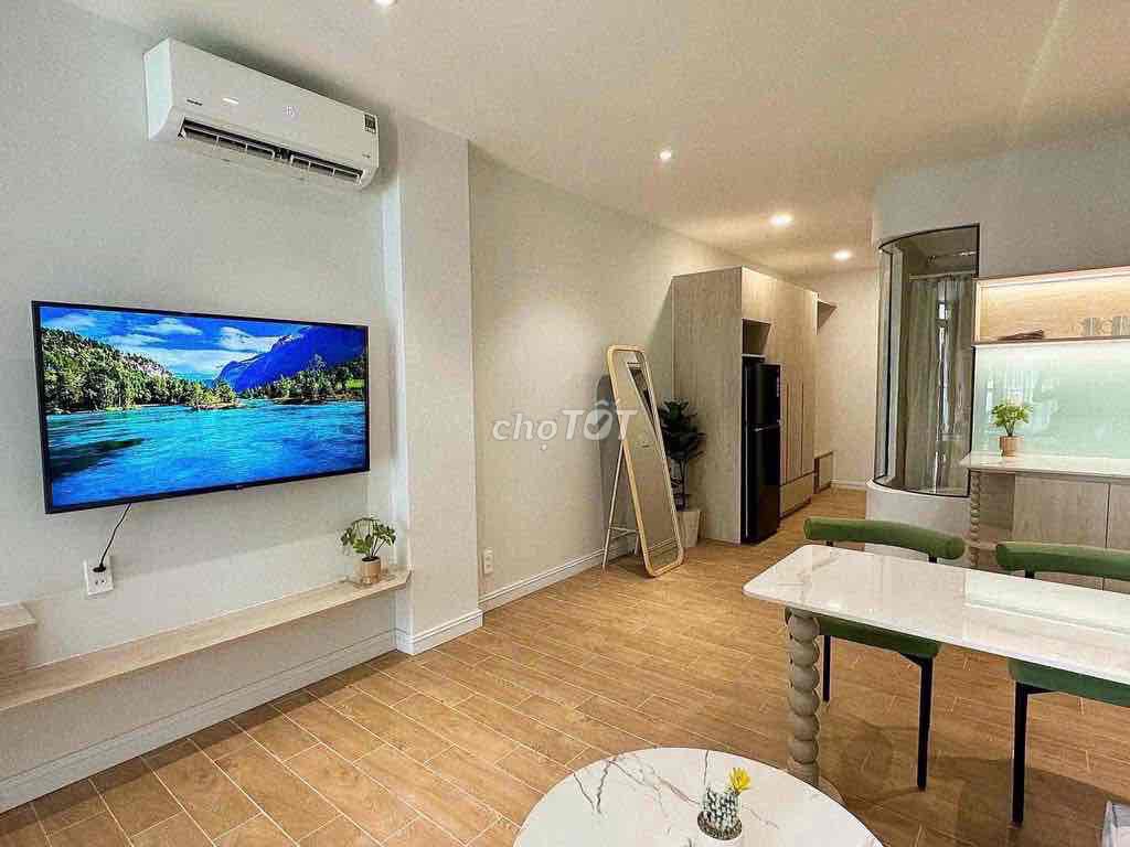 apartment 40 M2 balcony full interior is located in Nguyễn Kiệm.