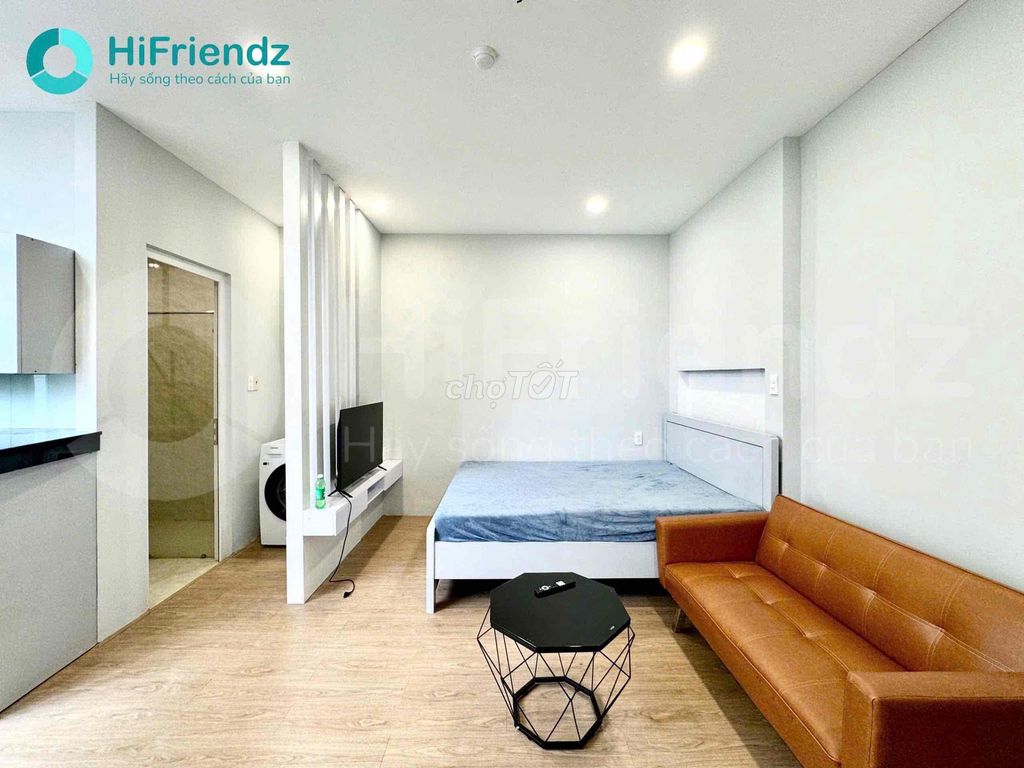 It's the owner of the master studio - large windows, natural lights.