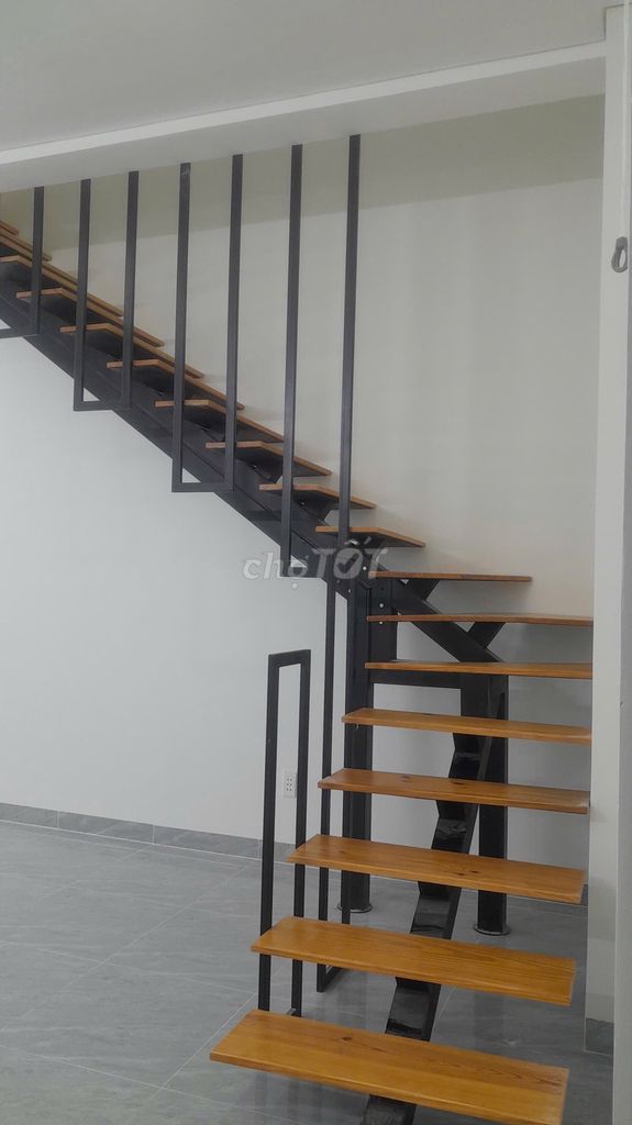 To rent the original house, to build the Flying Li alley.