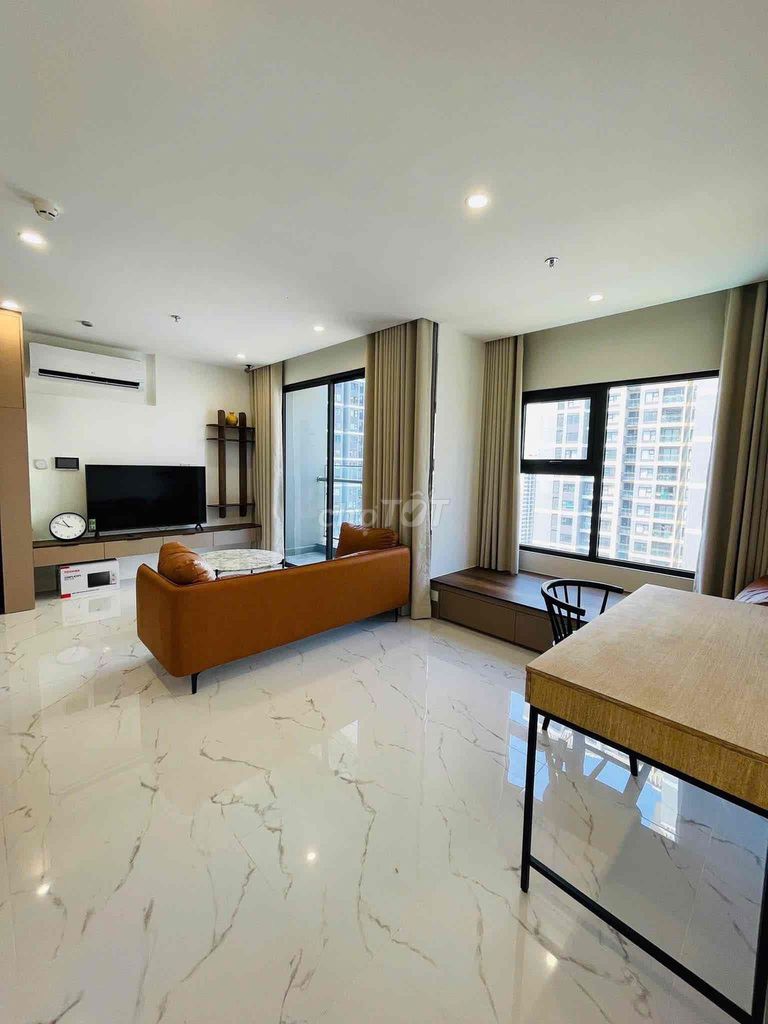FINCH 2 bedrooms plus full high-end furniture with dishes, take N
