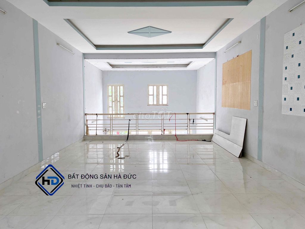 The cast house floats 5 x16 front branch from Lê Văn Khương meters