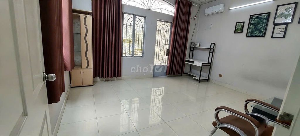 Renting an alley-car house. Bình Thạnh-- 5 x20 M-- 4 bedrooms-- 15 million a month.