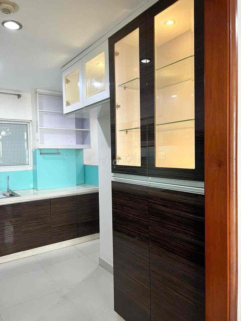 Need to rent out Tản Đà District 5, 13 million a month.