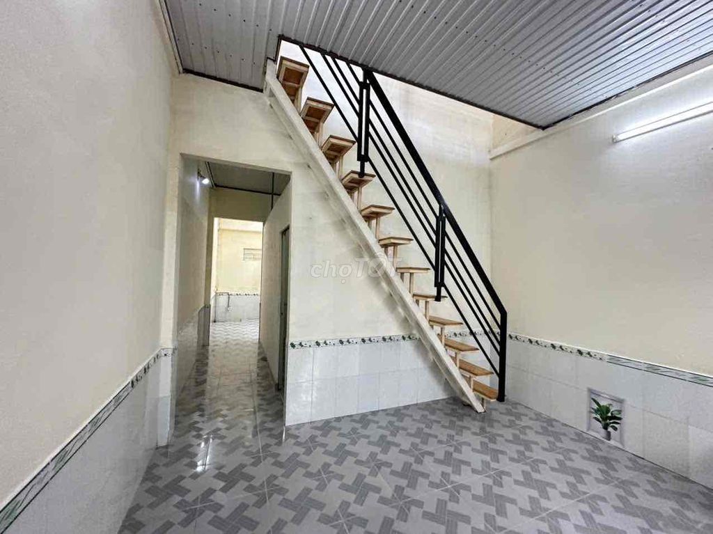 7.5 million -- two-story rent -- the area that uses 100 mlR 3 bedrooms, Law University.