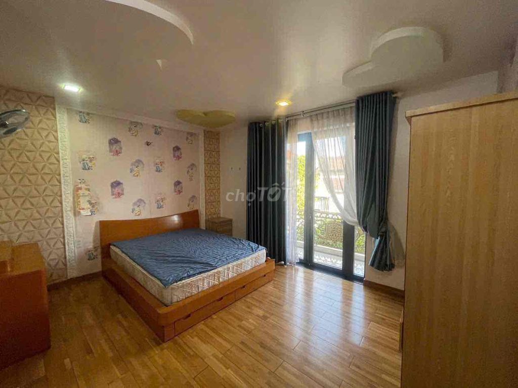 To rent the classic Tên Lửa-full interior for 50 million.