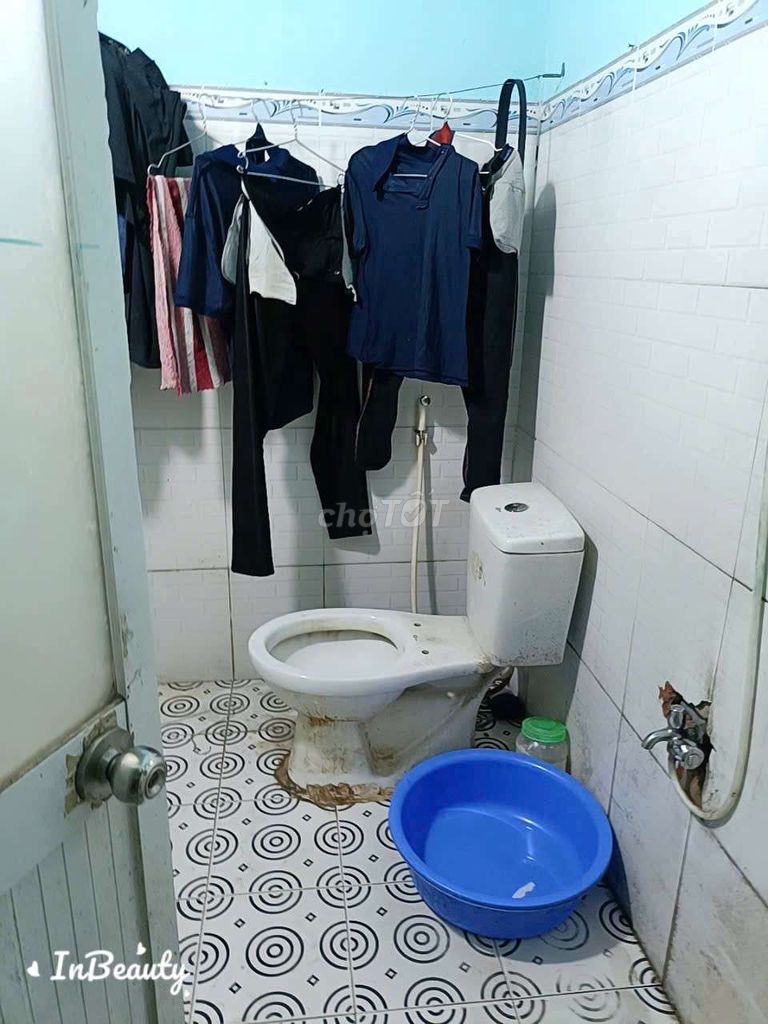 Houses of 5 are free and 33 are clear. Two rooms close to the fifth.