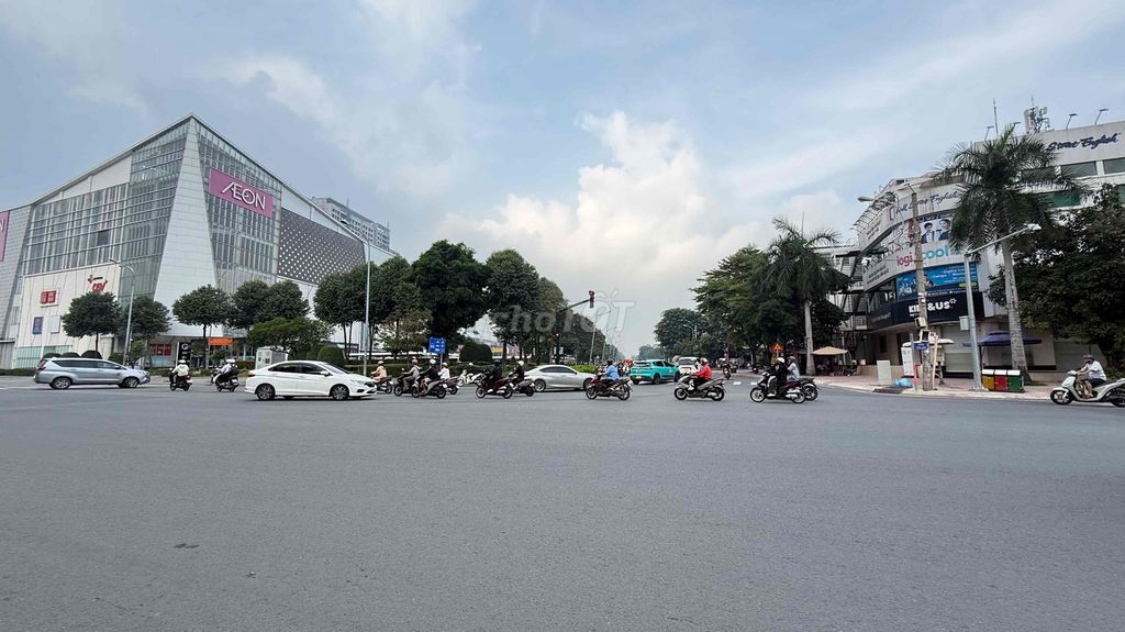 Rent a Tên Lửa street, across from Mall Bình Tân.