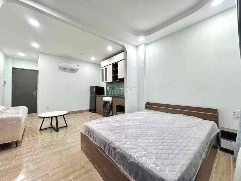 The open-source apartment right here at Bến Thành District 1-- 100 percent new.