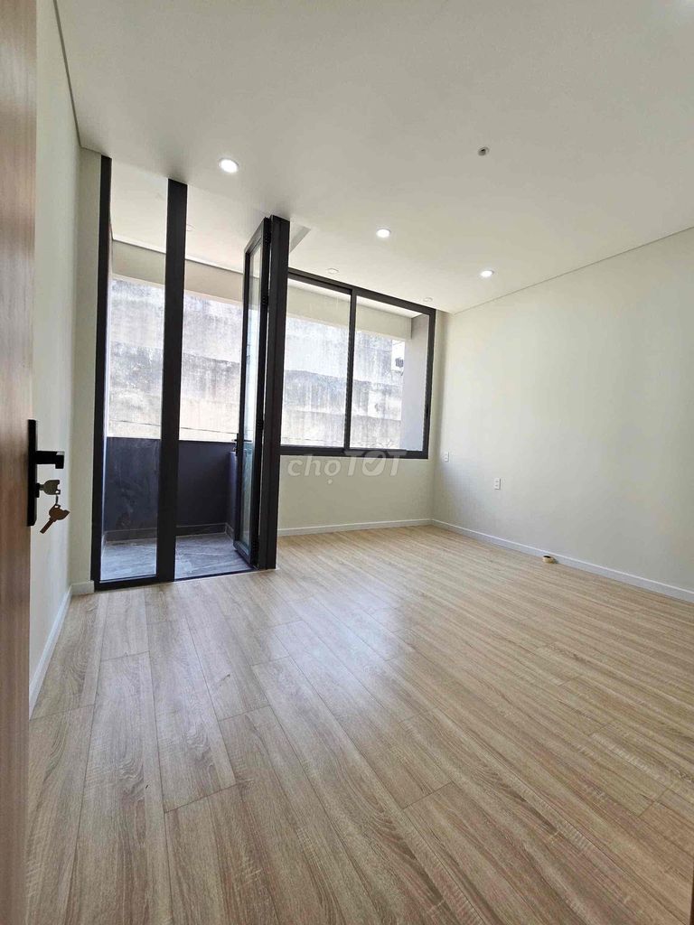 Rent a nice new house in 496 Lã Xuân Oai, either in or out of business.