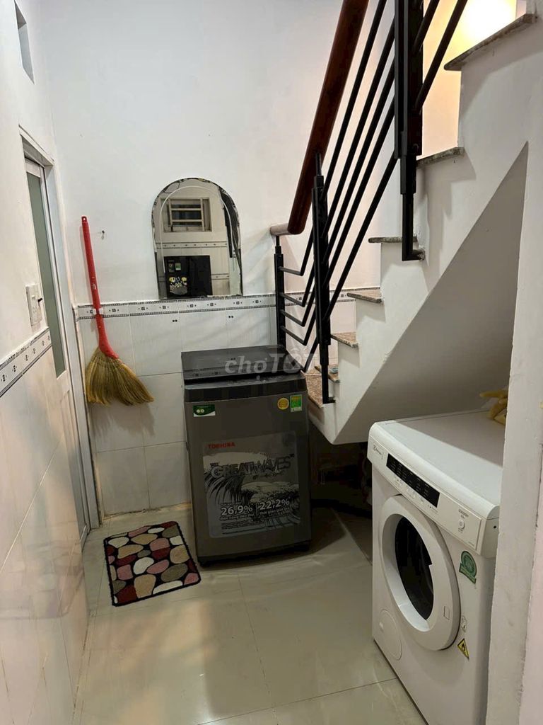 Let's rent out the original house.