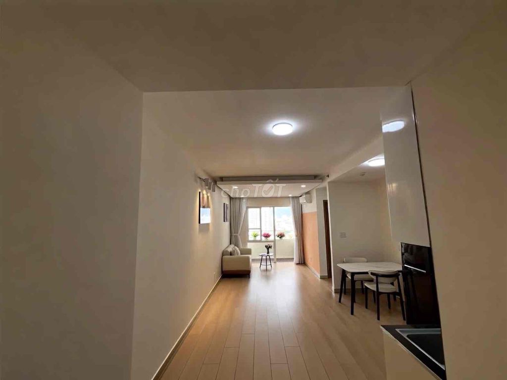Wrong building. Two bedrooms. 70 meters Nguyễn Gia Trí near border power.