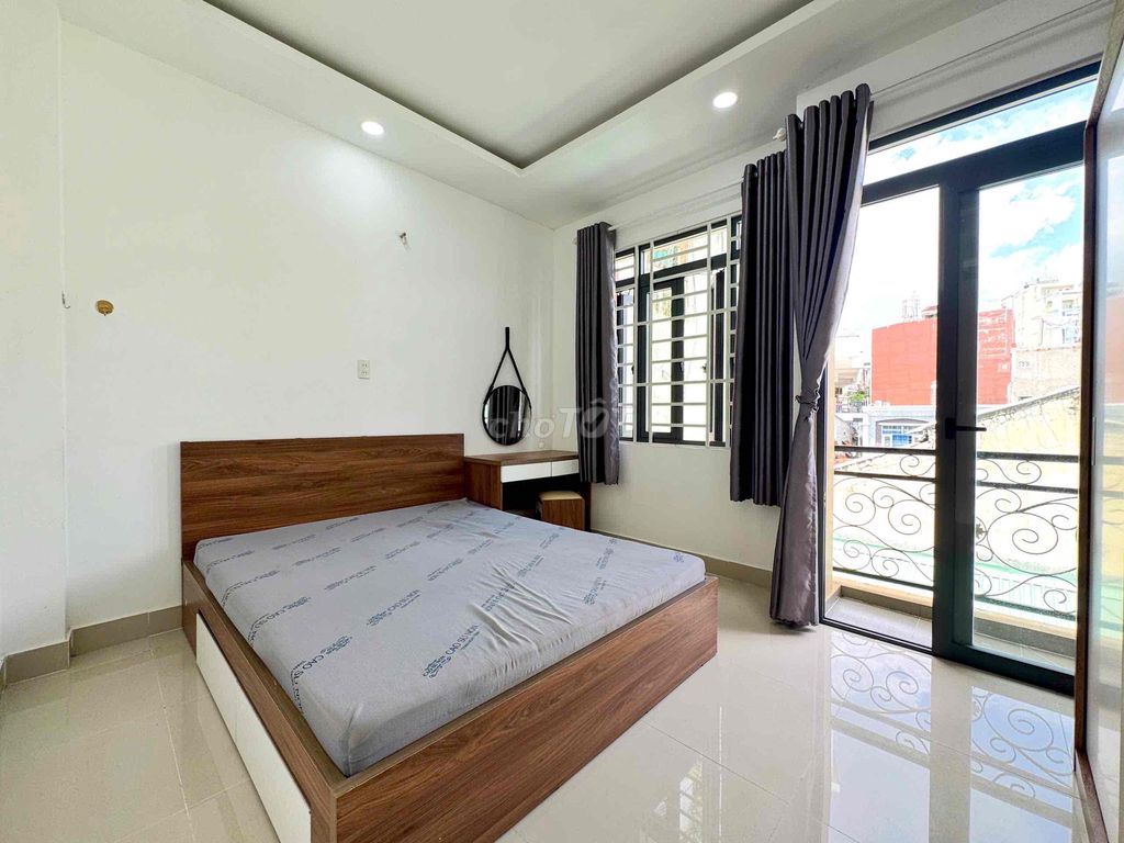 A public bedroom 45 m2 Phan Xích Long Ritual Street near the King's Coast of District 1