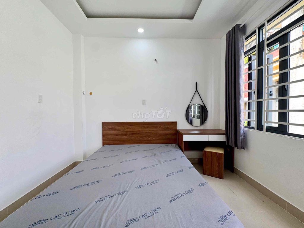 A public bedroom 45 m2 Phan Xích Long Ritual Street near the King's Coast of District 1