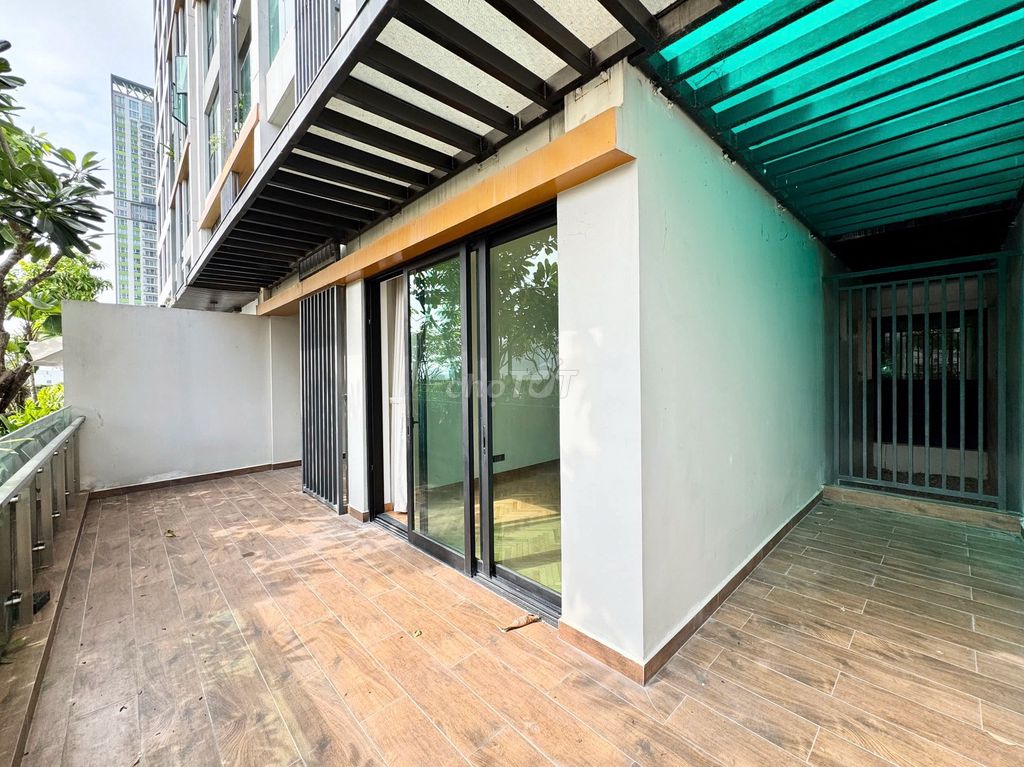 A Feliz En Vista-tcb garden bedroom needs 19 million a month's rent.