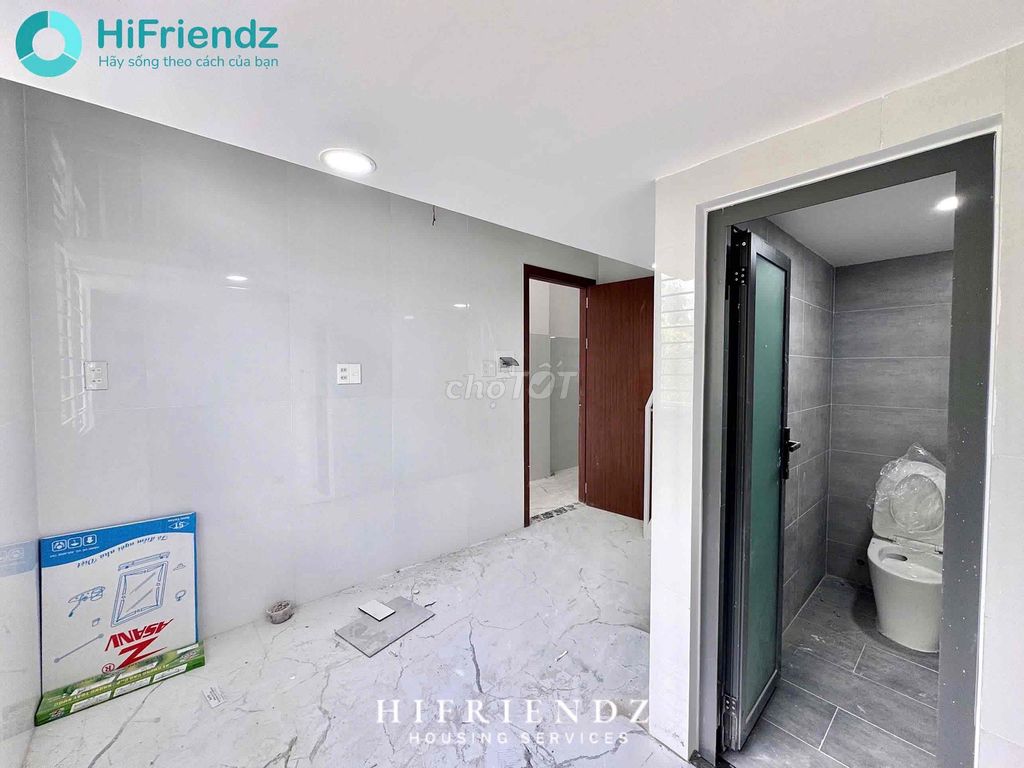 Rent a new guard room - elevator / Gần Bến Xe Quận 8 garage