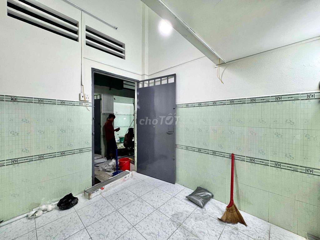 Open the lodge area below the high guard deck 2 M secure security guard 1/11
