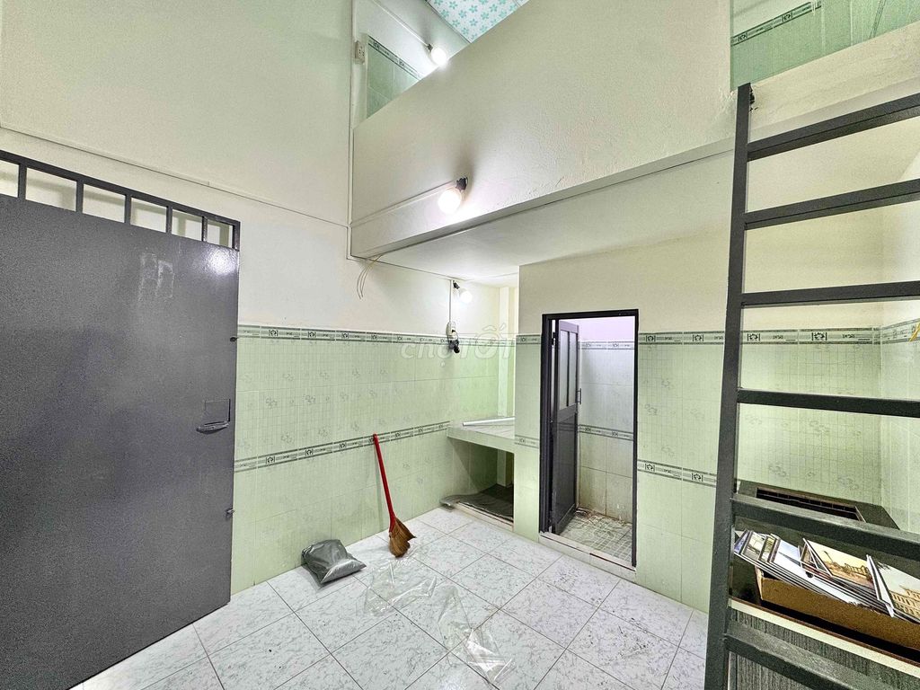 Open the lodge area below the high guard deck 2 M secure security guard 1/11