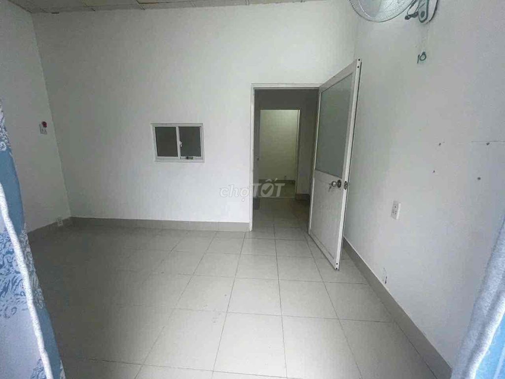 The alley near Lê Trọng Tấn 1st floor.