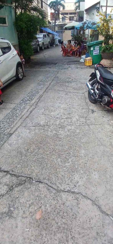 Rent an alley house, 1 st floor 1st floor - 26 Bình Thạnh