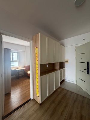 Two bedrooms, 65 meters of toilets, full of furniture - 8 million and 5