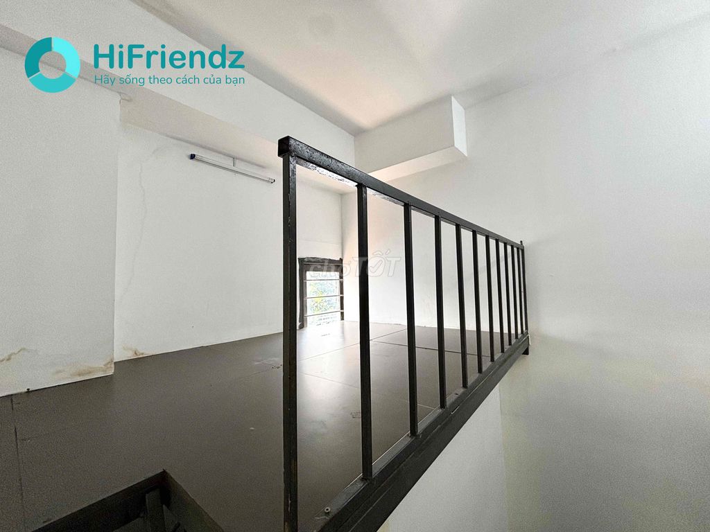 The guard room is cheap, Trường Chinh, and it's really weird, but it's got to go.