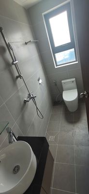 Rent the apartment 2 bedrooms 6 million by the east bus station