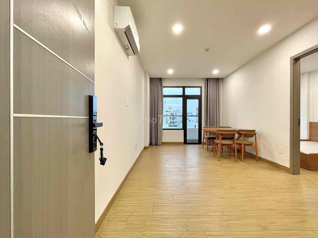 Rent a full kitchen room at District 3 flag table.