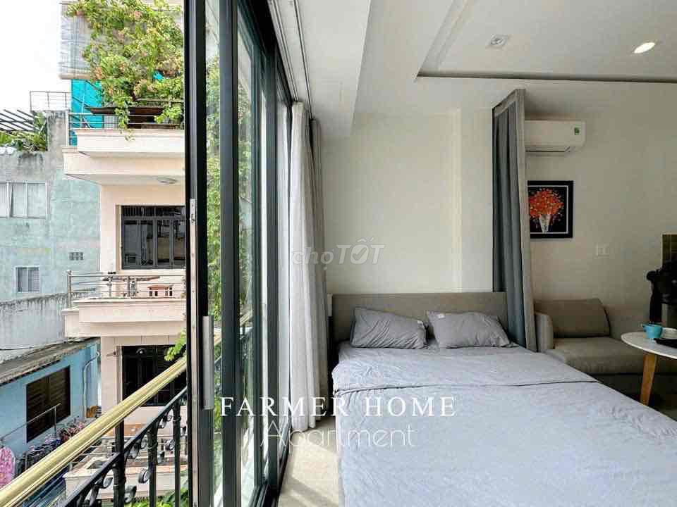 The building studio balcony full Nguyễn Tri Phương.