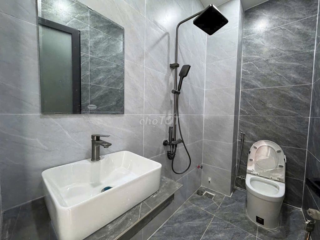 Need to rent an alley house 766/3 A Lạc Long Quân-7*9 Tân Bình