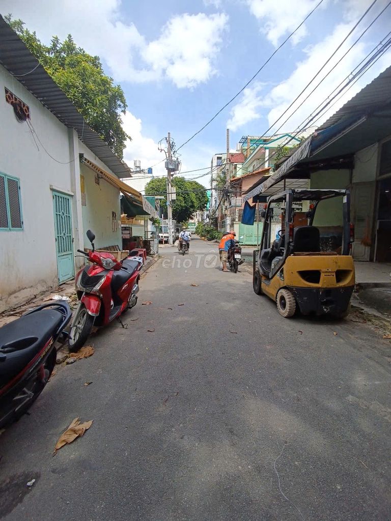 renting cash to Vũ Trọng Phụng, P.Q.q1 8 mx18 M