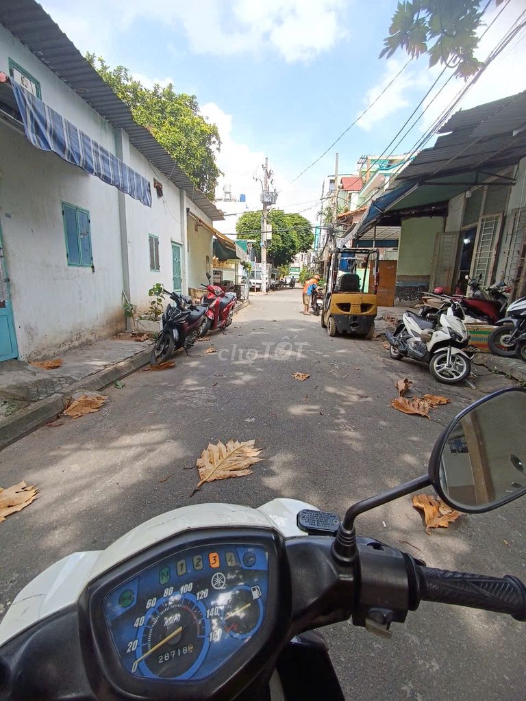 renting cash to Vũ Trọng Phụng, P.Q.q1 8 mx18 M