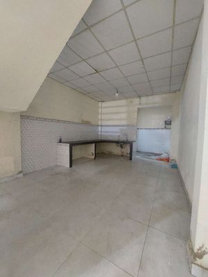 Rent the house with electricity. 3 alley 6 M through H. Tip 3, the new aeon.