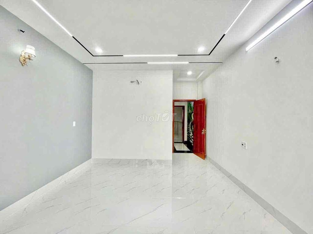 4 mx14m. 4th floor bedroom 5 toilets