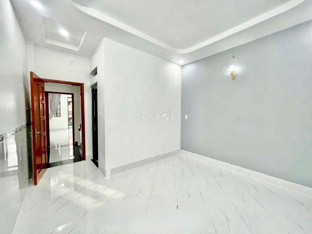 4 mx14m. 4th floor bedroom 5 toilets