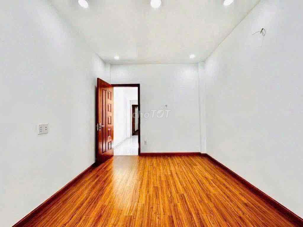 The 2rd floor, 817 M expands 9 M near the Nguyễn Oanh base