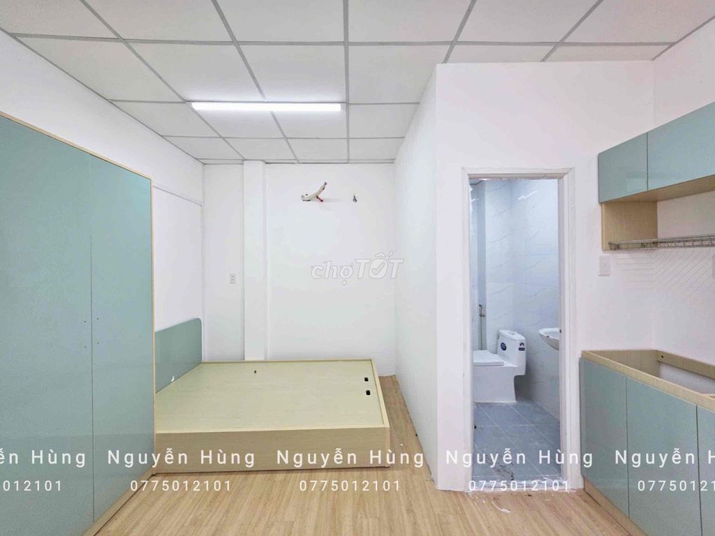 The studio is super cheap. It's a downtown Nguyễn Tất Thành.
