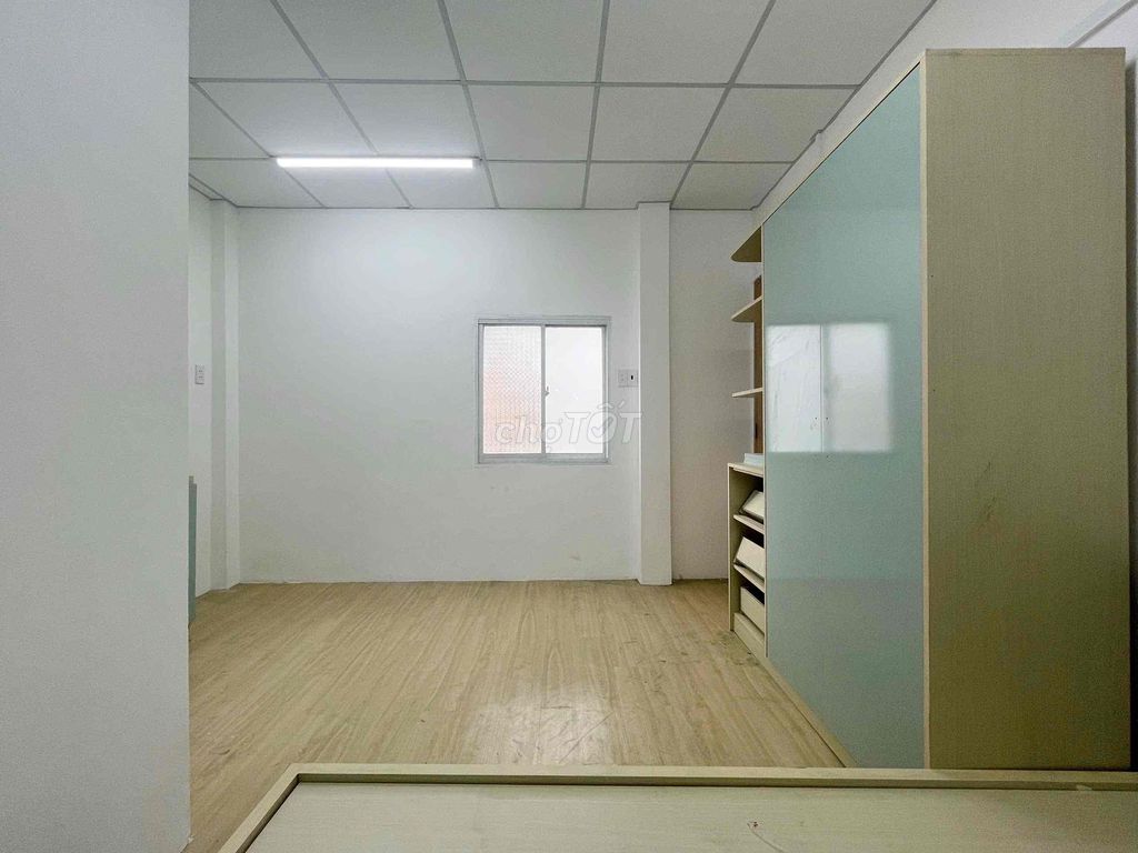 Rent a new studio right here at the center of Nguyễn Tất Thành.