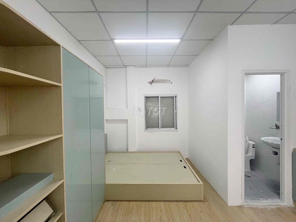 Rent a new studio right here at the center of Nguyễn Tất Thành.