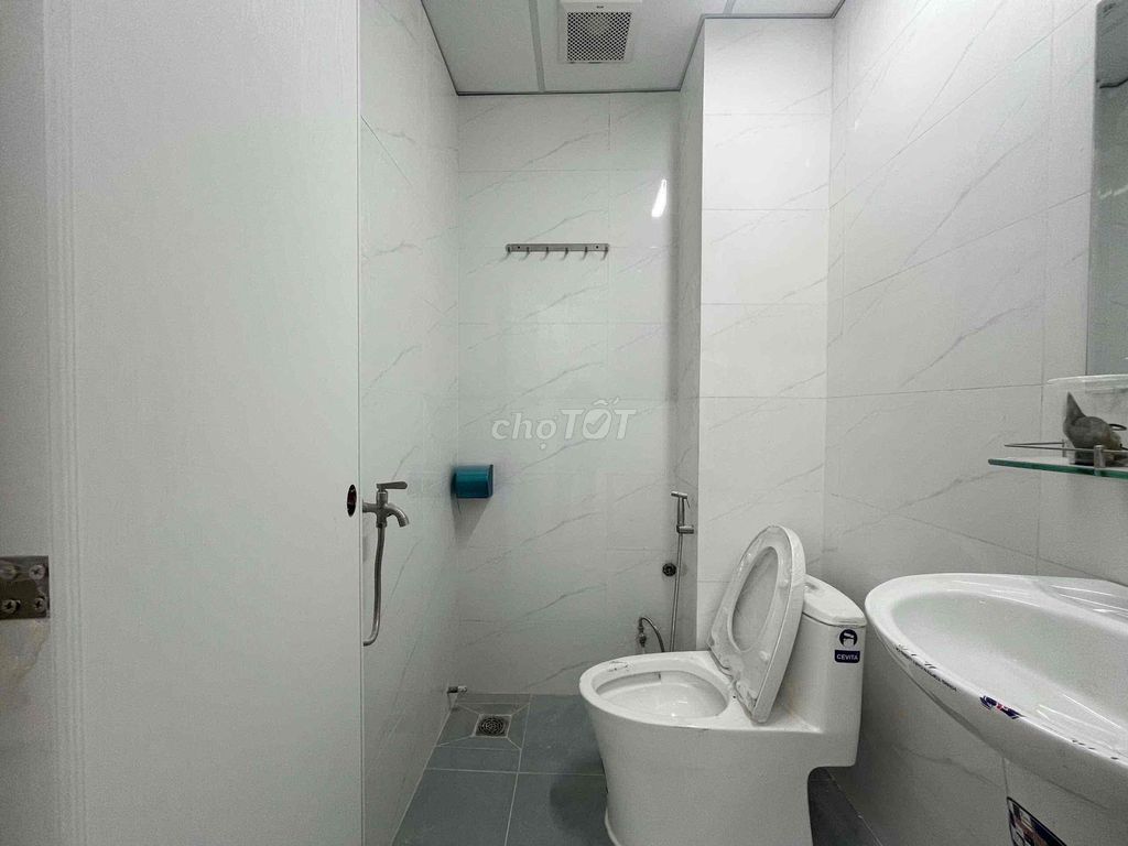 Rent a new studio right here at the center of Nguyễn Tất Thành.