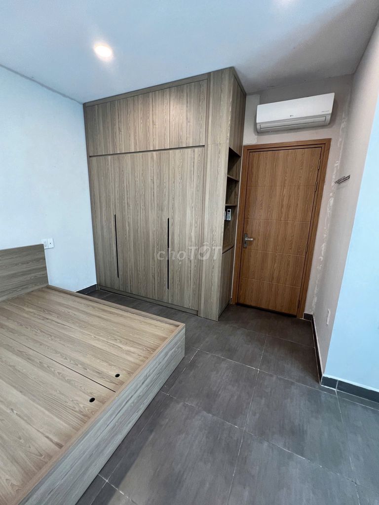 Rent us a second floor of Mega Ruby Latin or a bedroom.