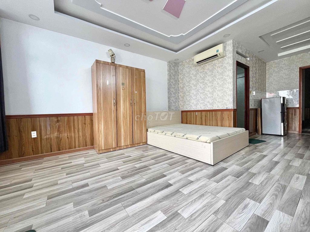 The apartment is full of furniture right in the Gò Vấp village park.