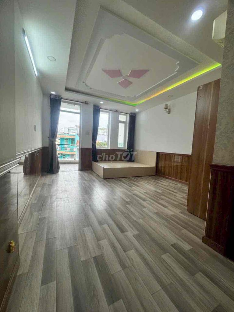 The apartment is full of furniture right in the Gò Vấp village park.