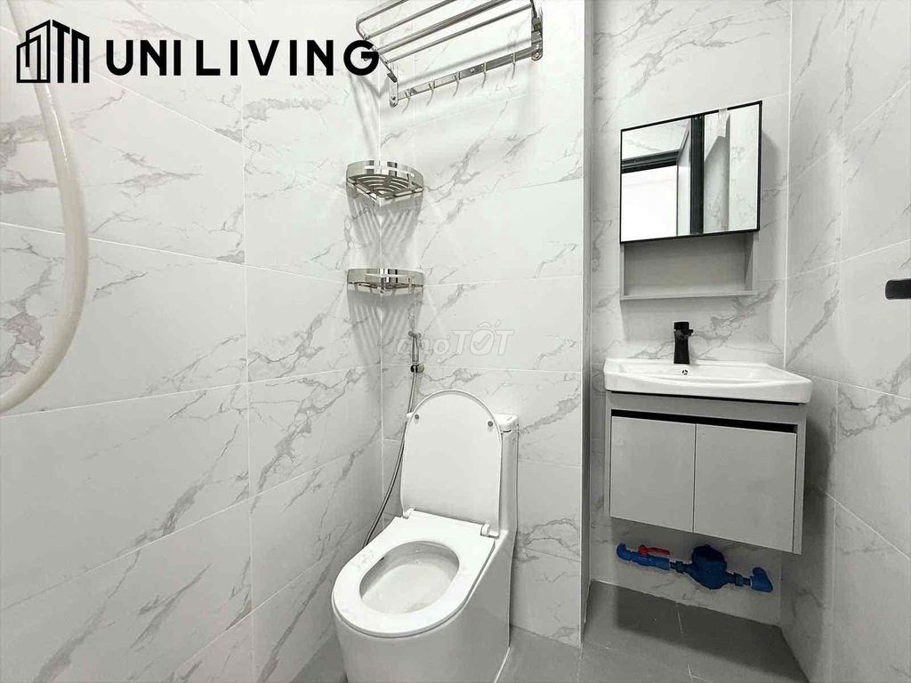 Opening the modern apartment at the green line.