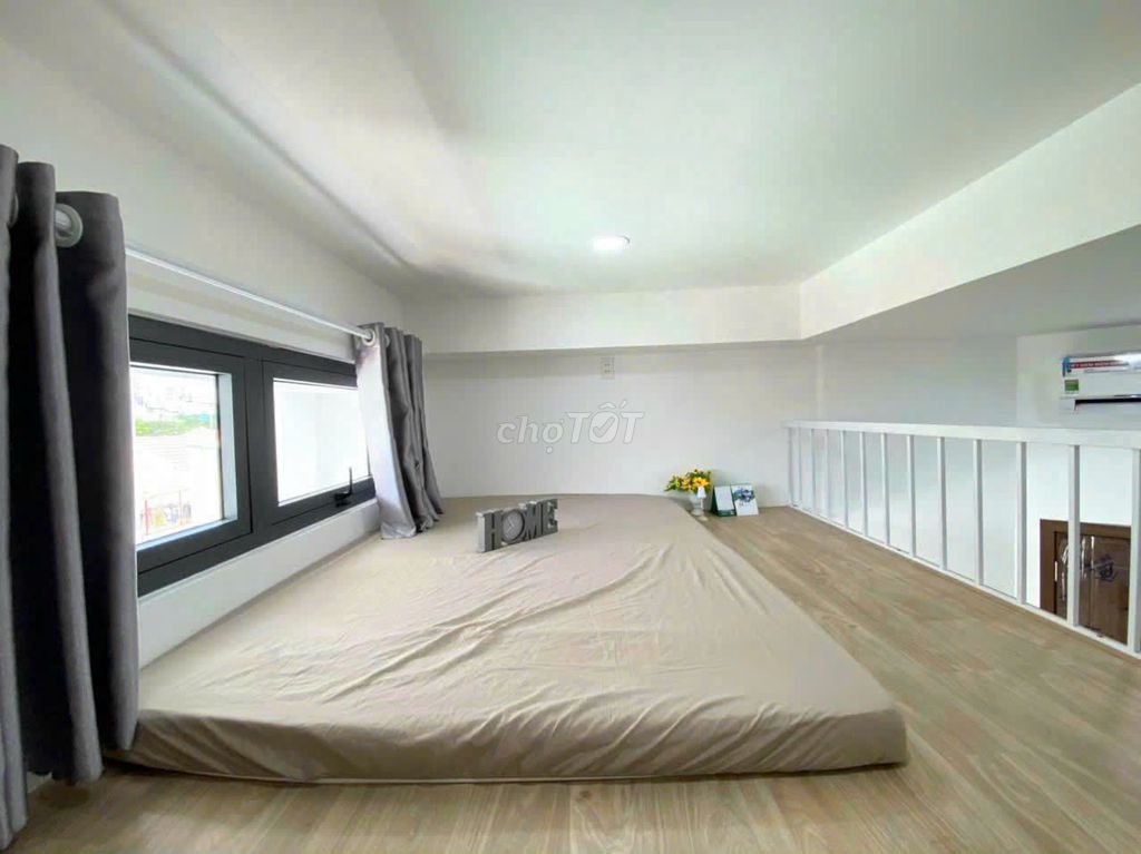 The balcony apartment is full of furniture right here at Nguyễn Duy Trinh District 2.