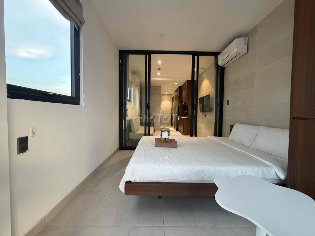 The new service apartment is 100%, the Home of Seven, near Tân Định Church.